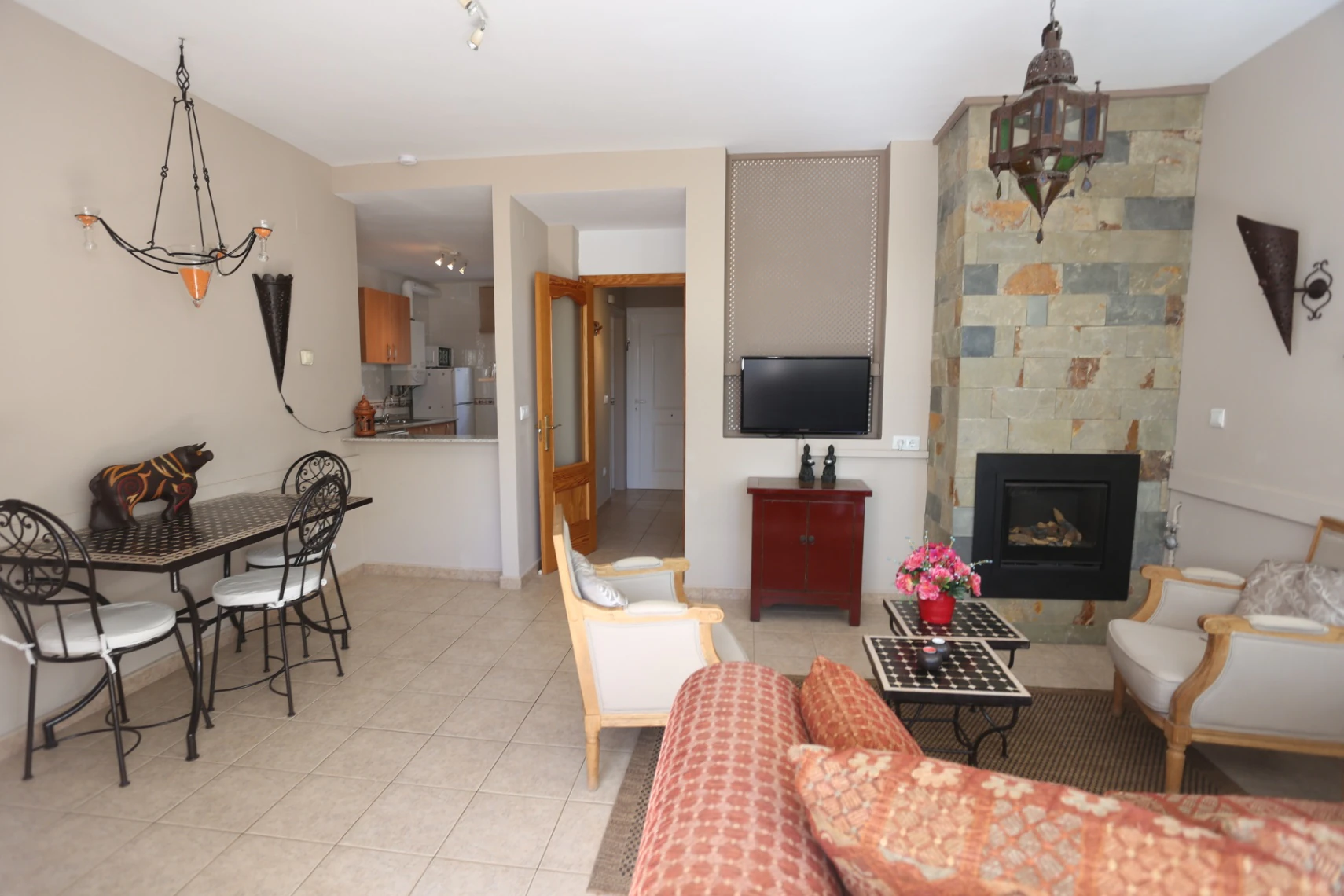 Modern townhouse for sale in Jalon: South-facing