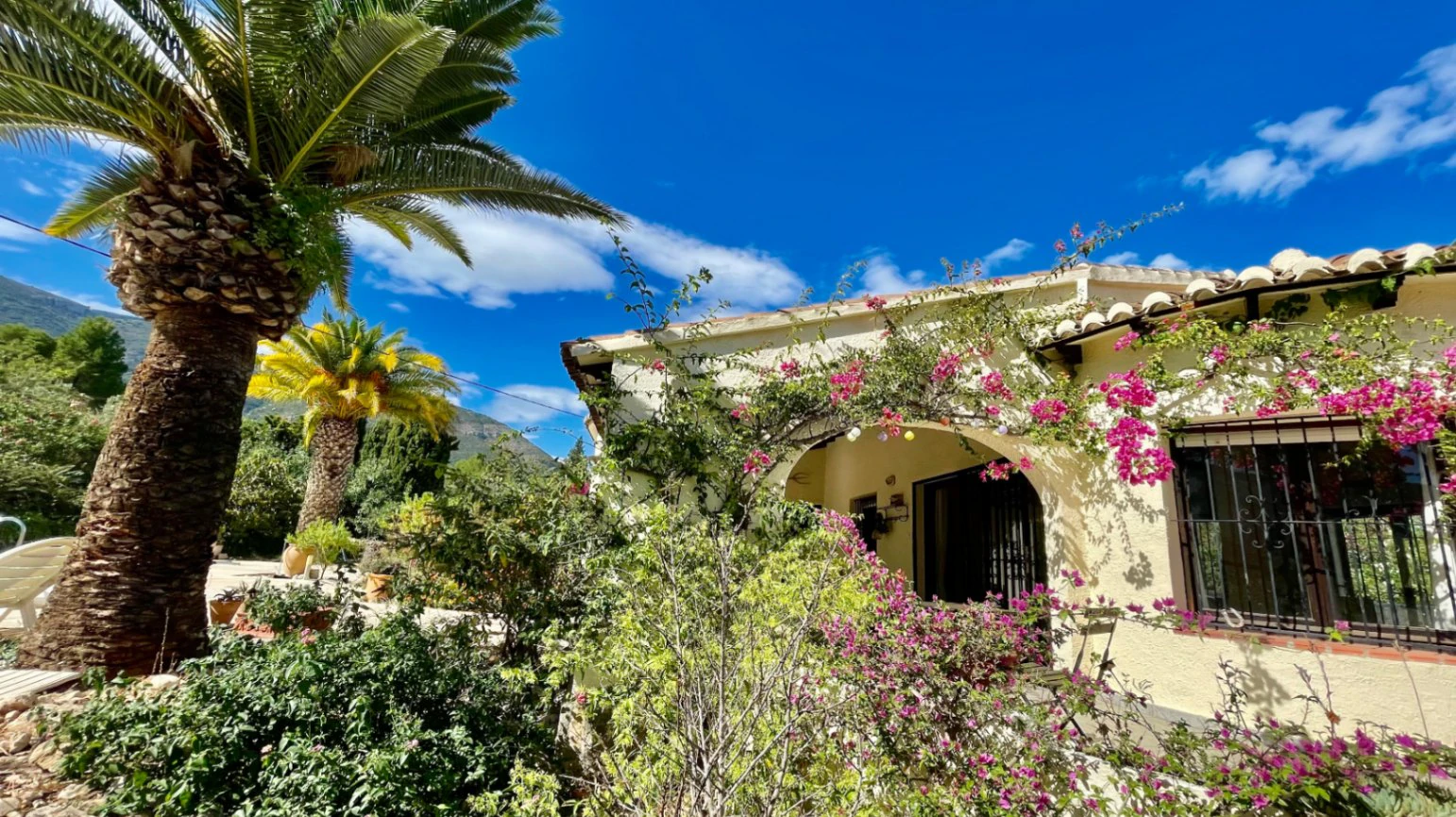 Villa for sale in Parcent: Charming, sought-after area