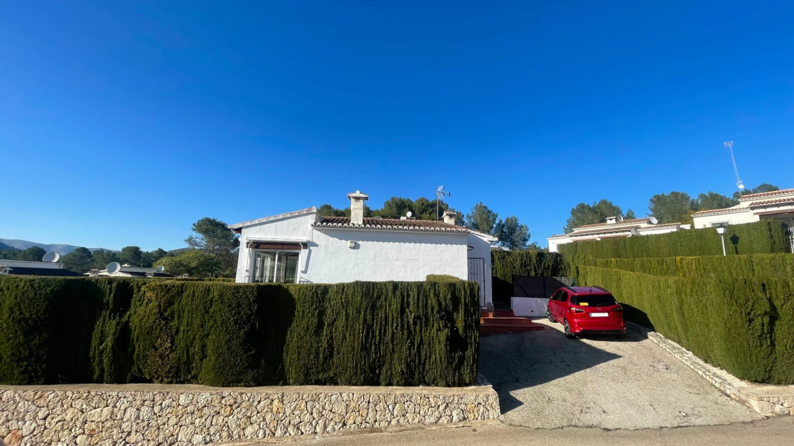 Halfvrijstaande bungalow te koop in Murla: Elegant, op hoekperceel