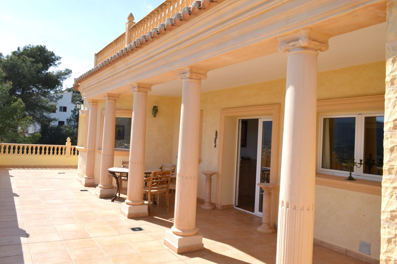 Villa for sale in Jalon: Unique, very private
