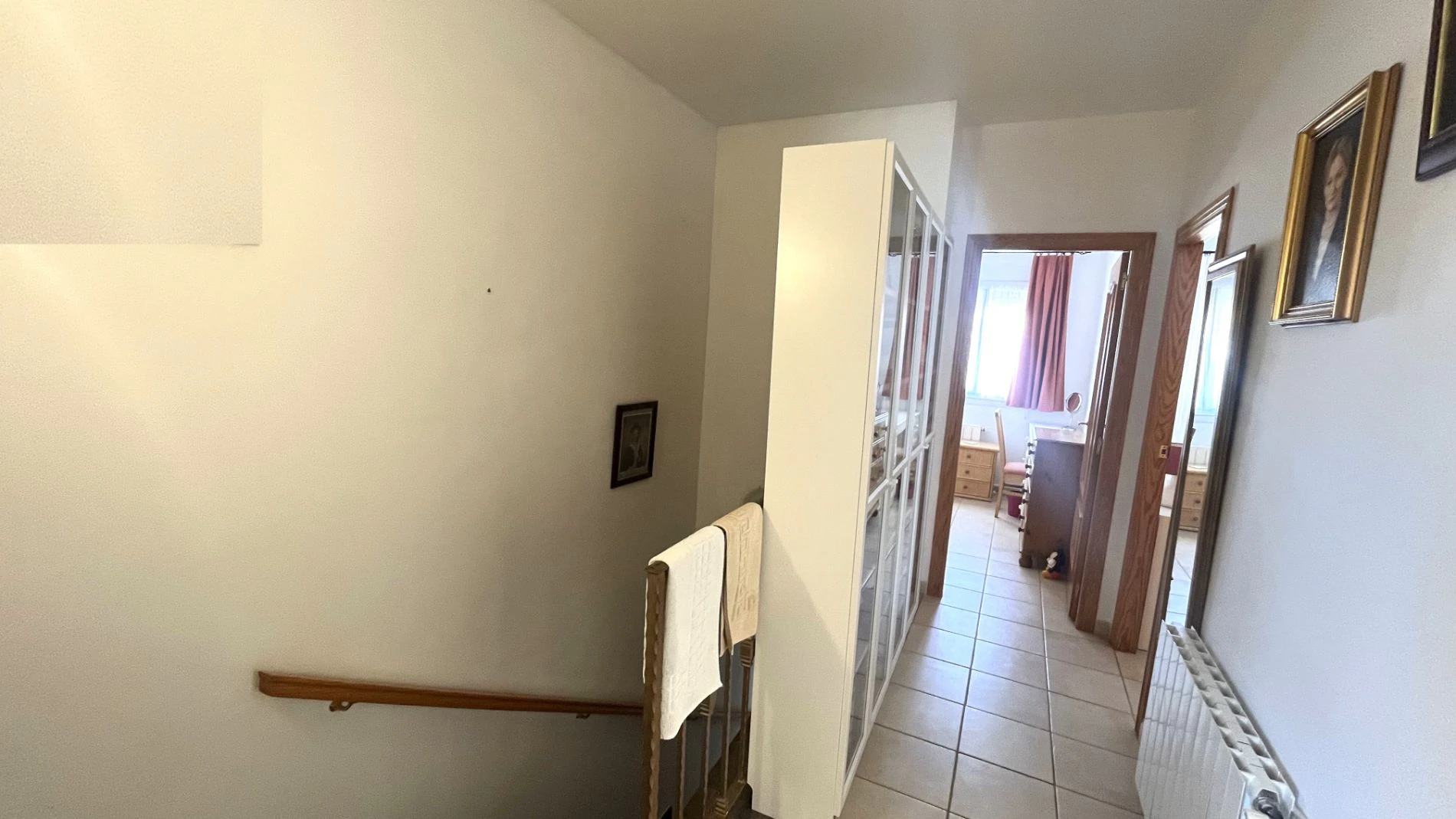 Modern, semi-detached, excellent location