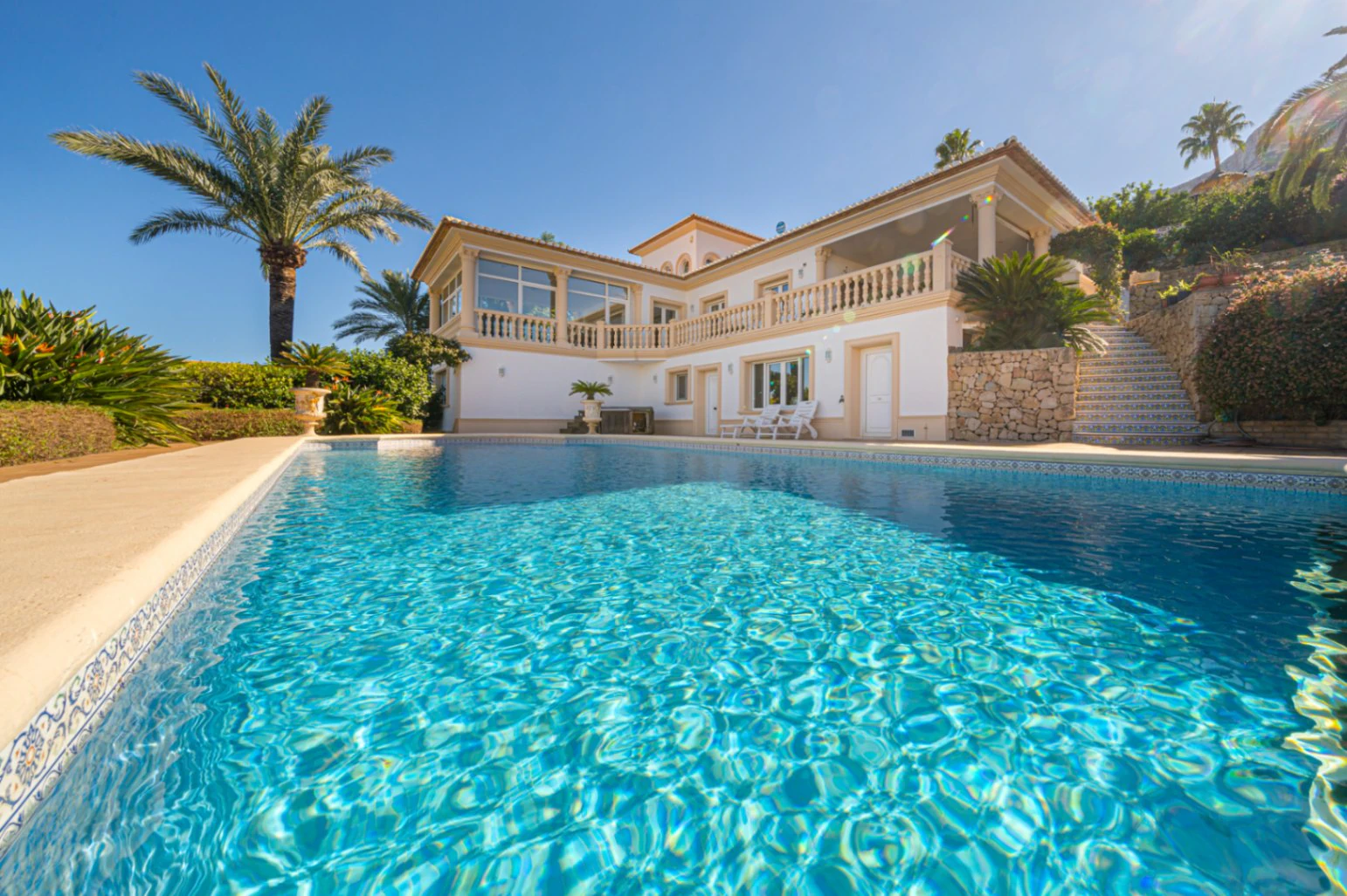 Villa for sale in Denia: Classic and elegant