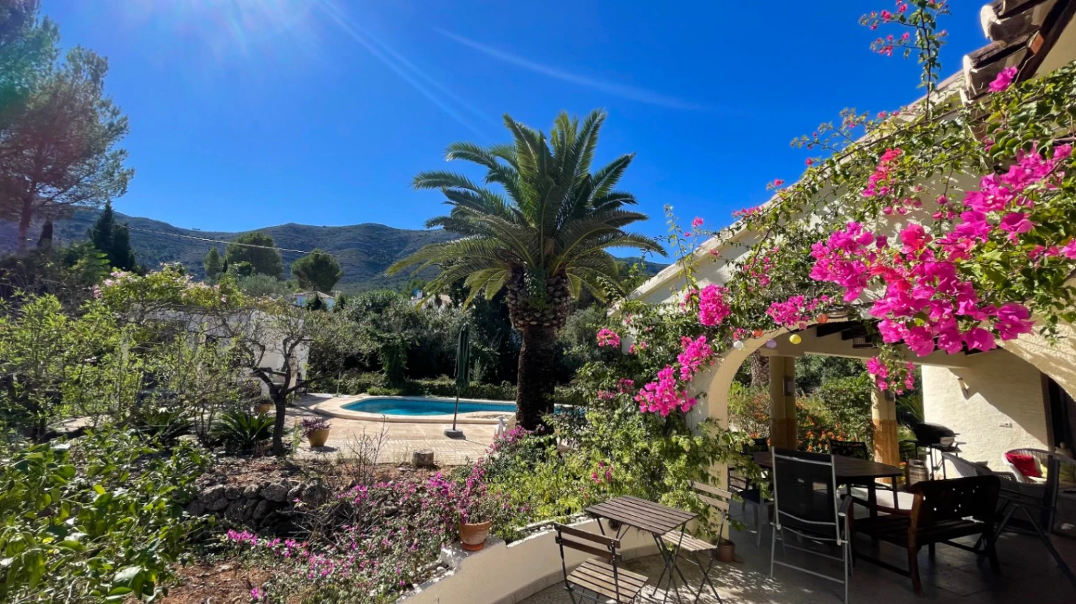 Villa for sale in Parcent: Charming, sought-after area