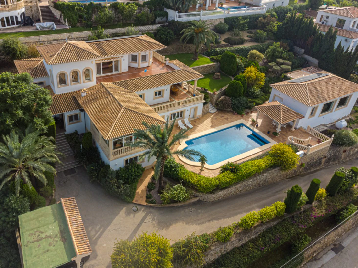 Villa for sale in Denia: Classic and elegant