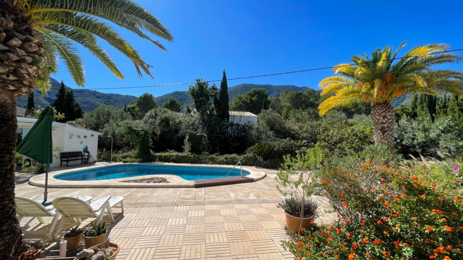Villa for sale in Parcent: Charming, sought-after area