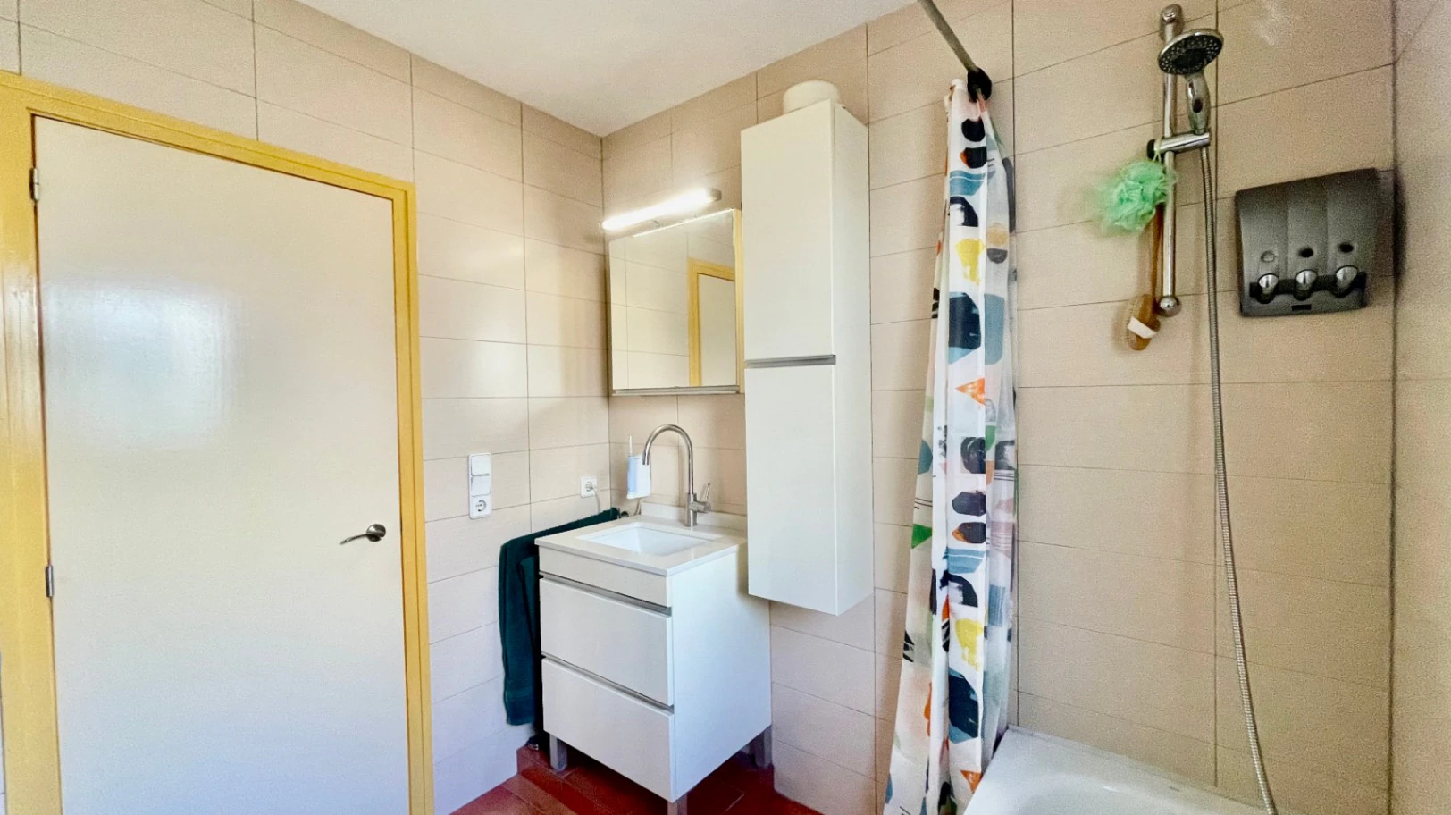 Villa for sale in Jalon: South-facing, separate guest apartment