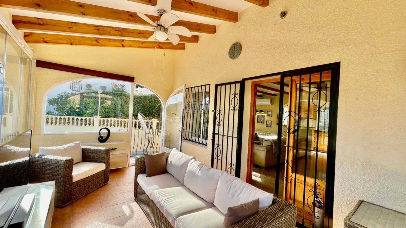 Villa for sale in Alcalali: Fabulous mountain views, excellent privacy