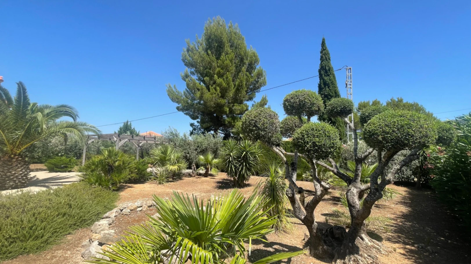 For sale in Parcent: Villa on a flat plot of 1346m2
