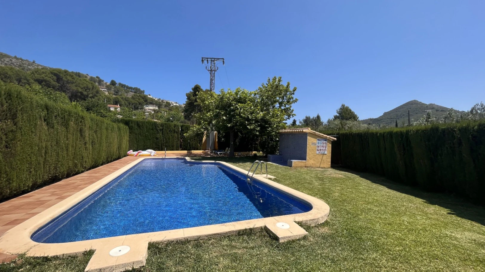 Townhouse for sale in Alcalali: Modern & spacious