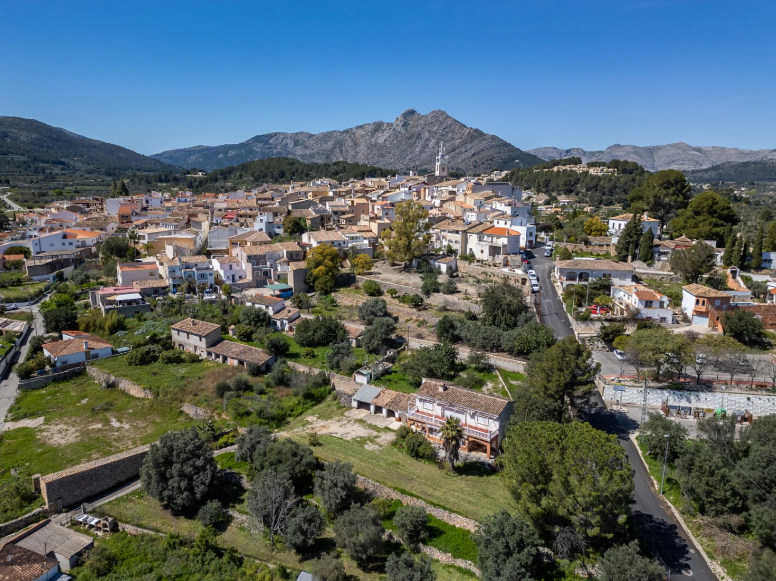 Villa for sale in Parcent: Exciting investment opportunity