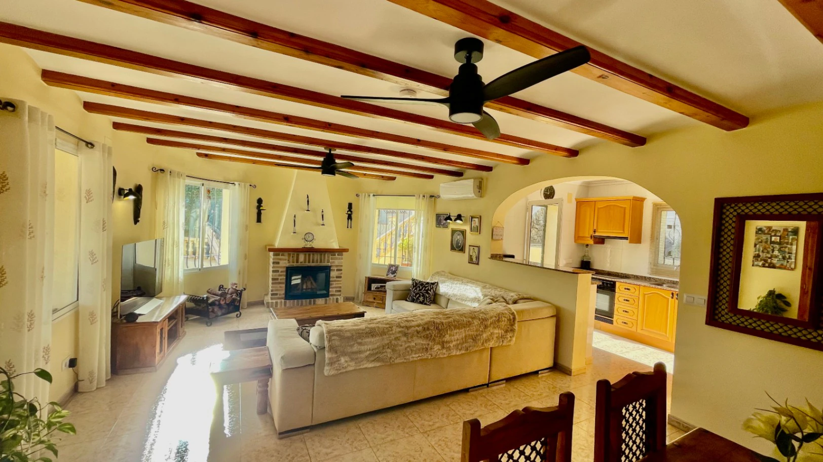 Villa for sale in Alcalali: Fabulous mountain views, excellent privacy