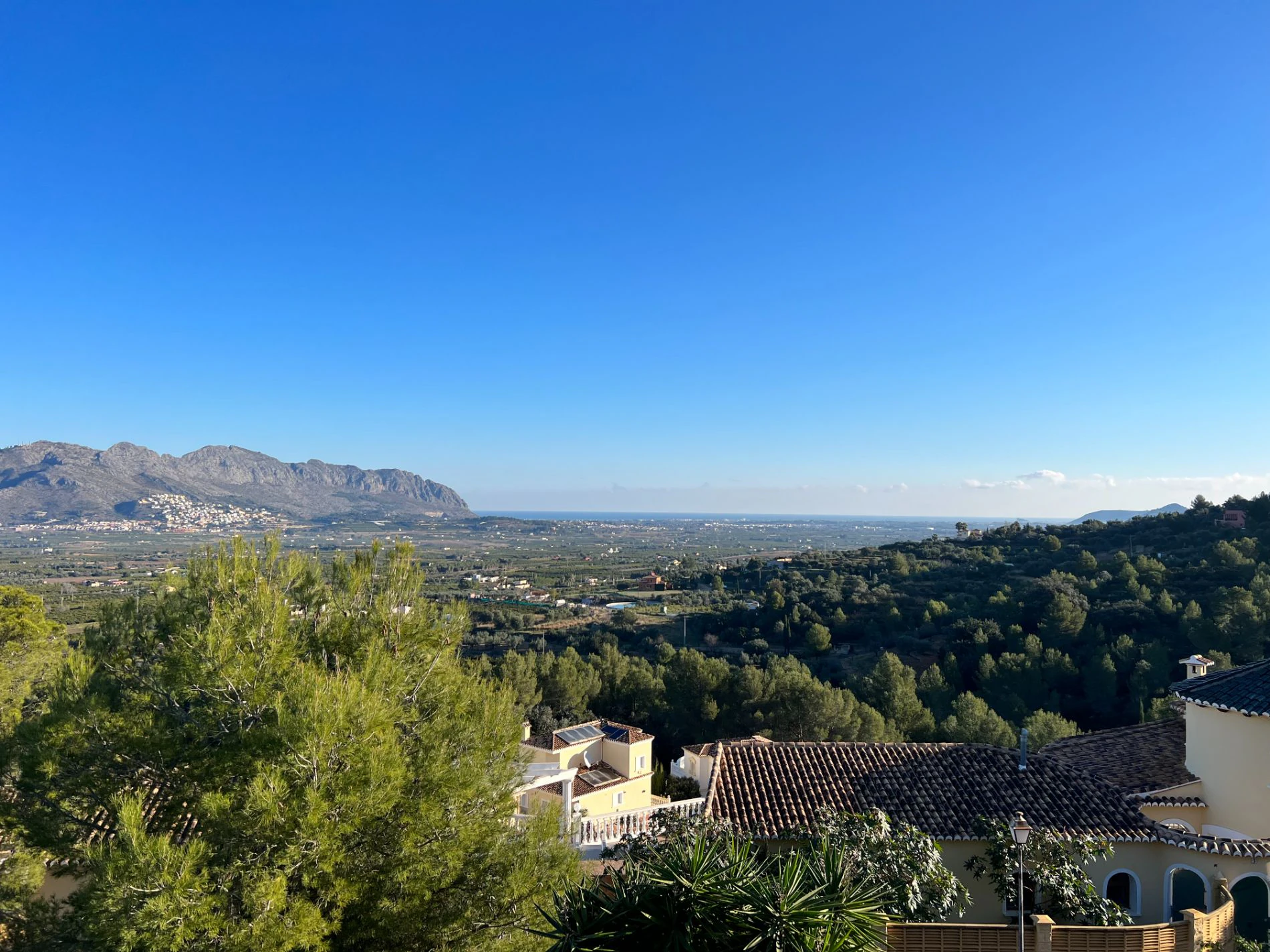 Villa for sale in Orba: Fabulous views, separate apartment