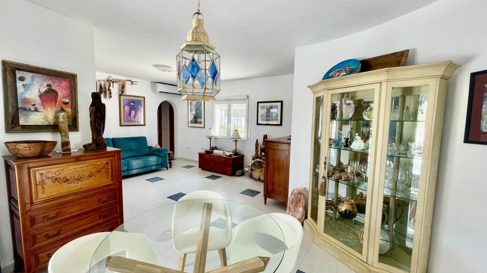 Villa for sale in Jalon: Immaculate, south-facing