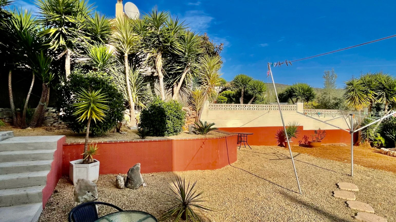 Villa for sale in Alcalali: Fabulous mountain views, excellent privacy