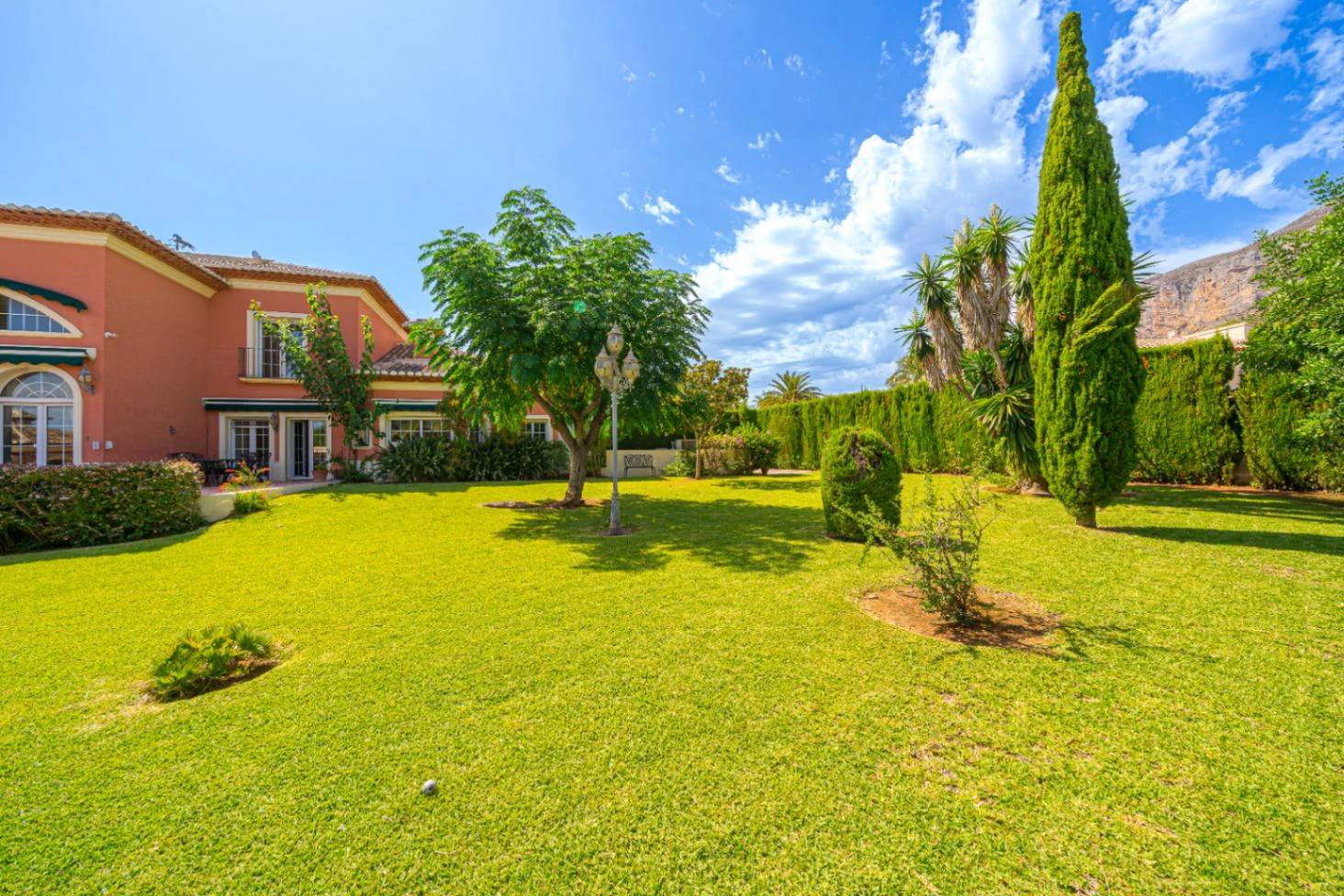 Villa te koop in Javea: Herenhuis op het zuiden