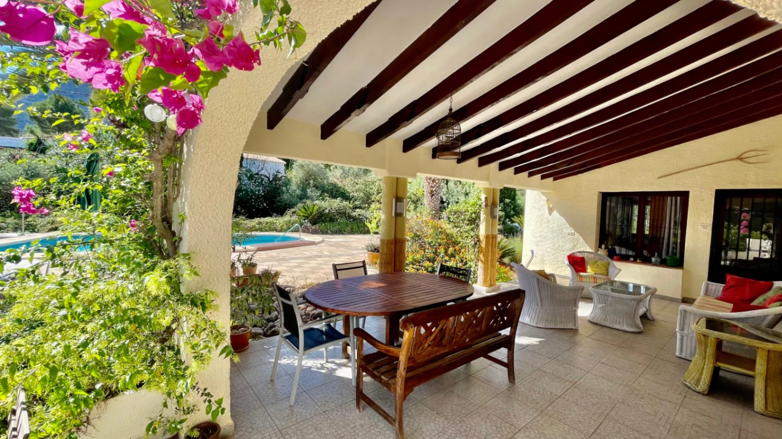 Villa for sale in Parcent: Charming, sought-after area