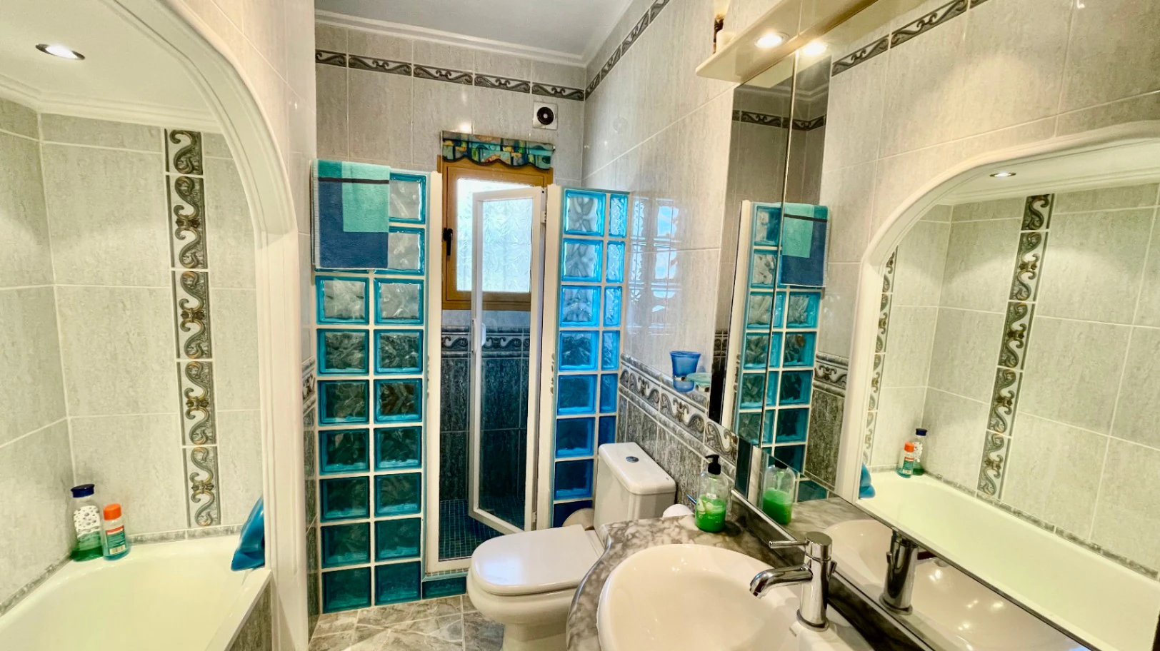 Villa for sale in Parcent: Private, corner plot