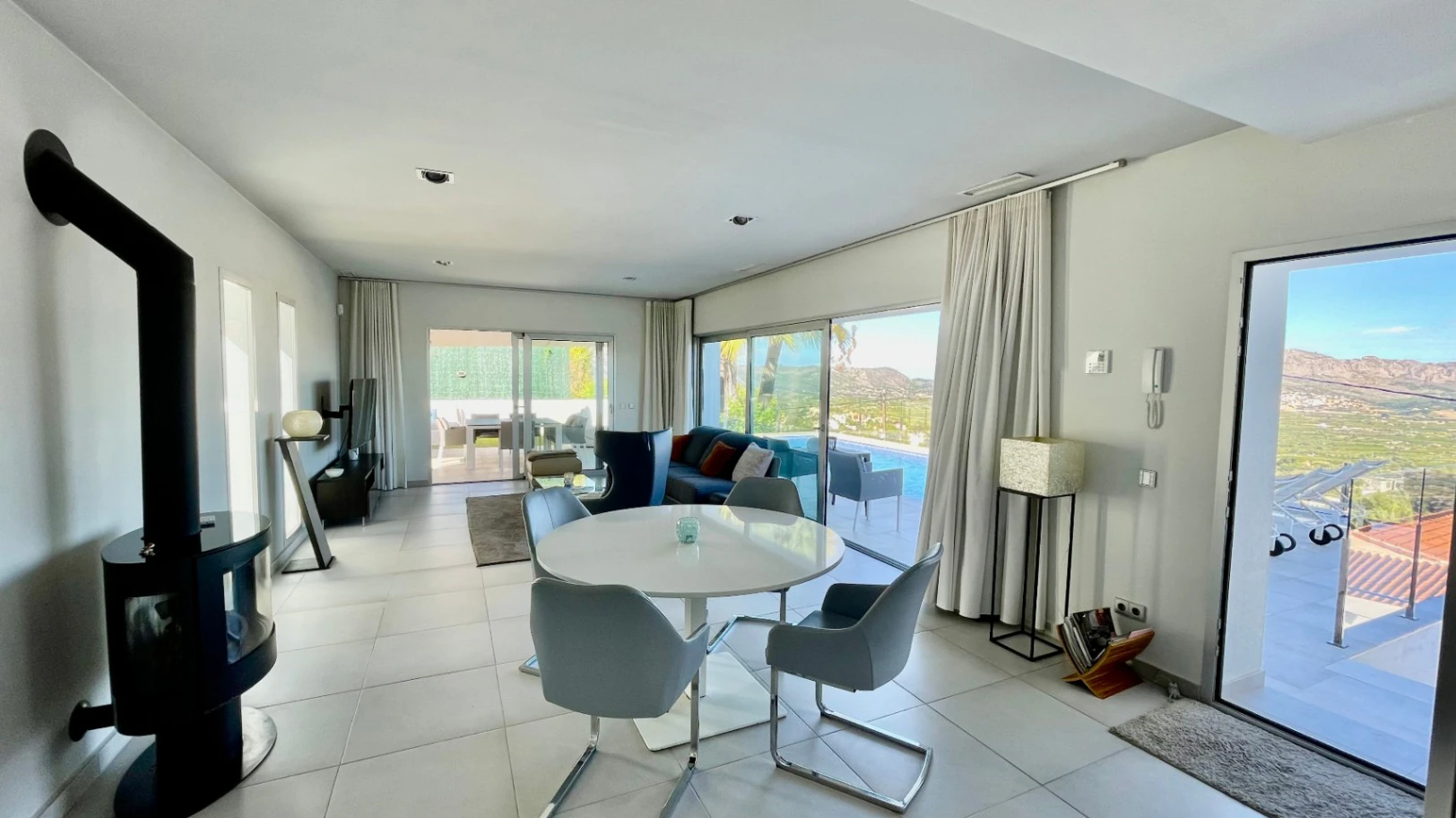 Villa for sale in Orba: Minimalist luxury, with fabulous views