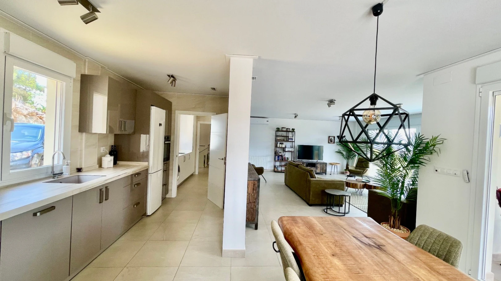 For sale in Alcalali: Modern and elegant