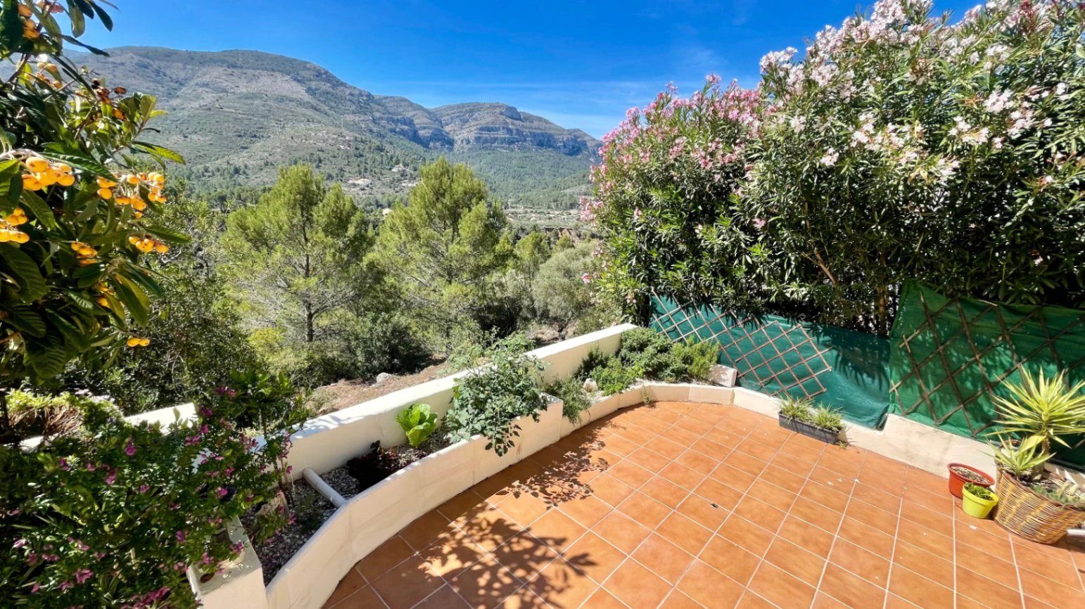 Villa te koop in Benigembla: Frontlinie met prachtig uitzicht