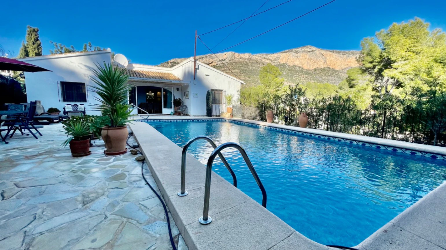 Fabulous finca-style retreat – two individual properties with two pools on a private 2,032 m² plot
