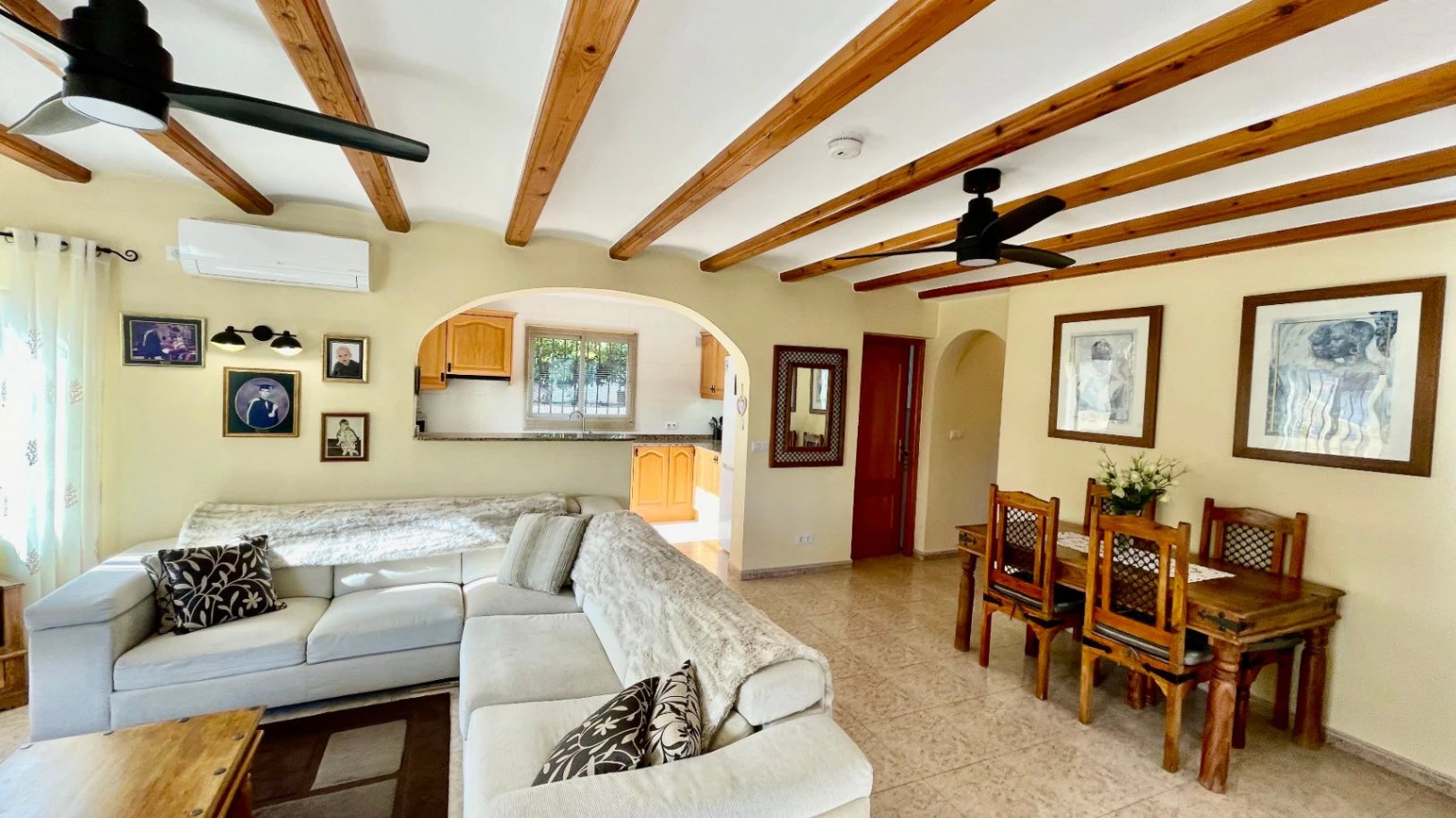 Villa for sale in Alcalali: Fabulous mountain views, excellent privacy