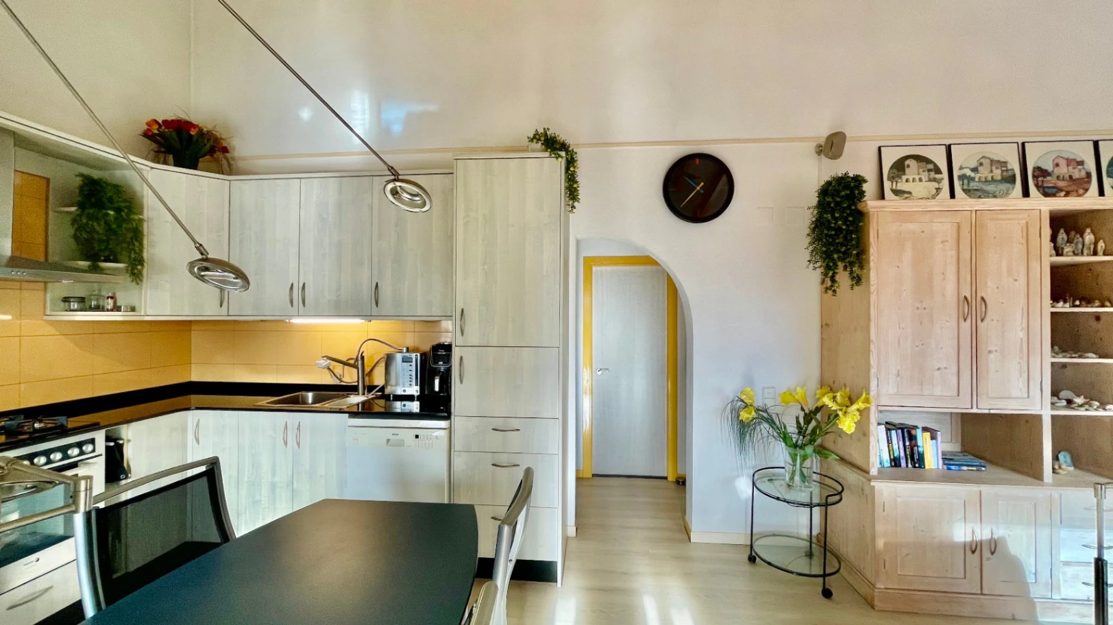 Villa for sale in Jalon: South-facing, separate guest apartment