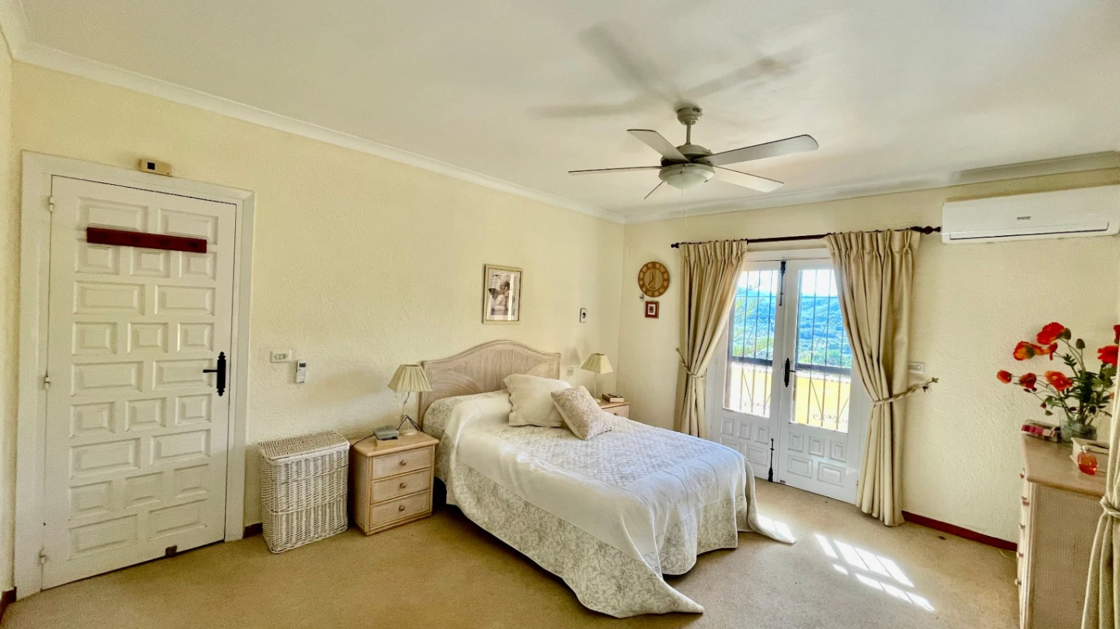 Villa te koop in Alcalali: Prachtig met adembenemend uitzicht