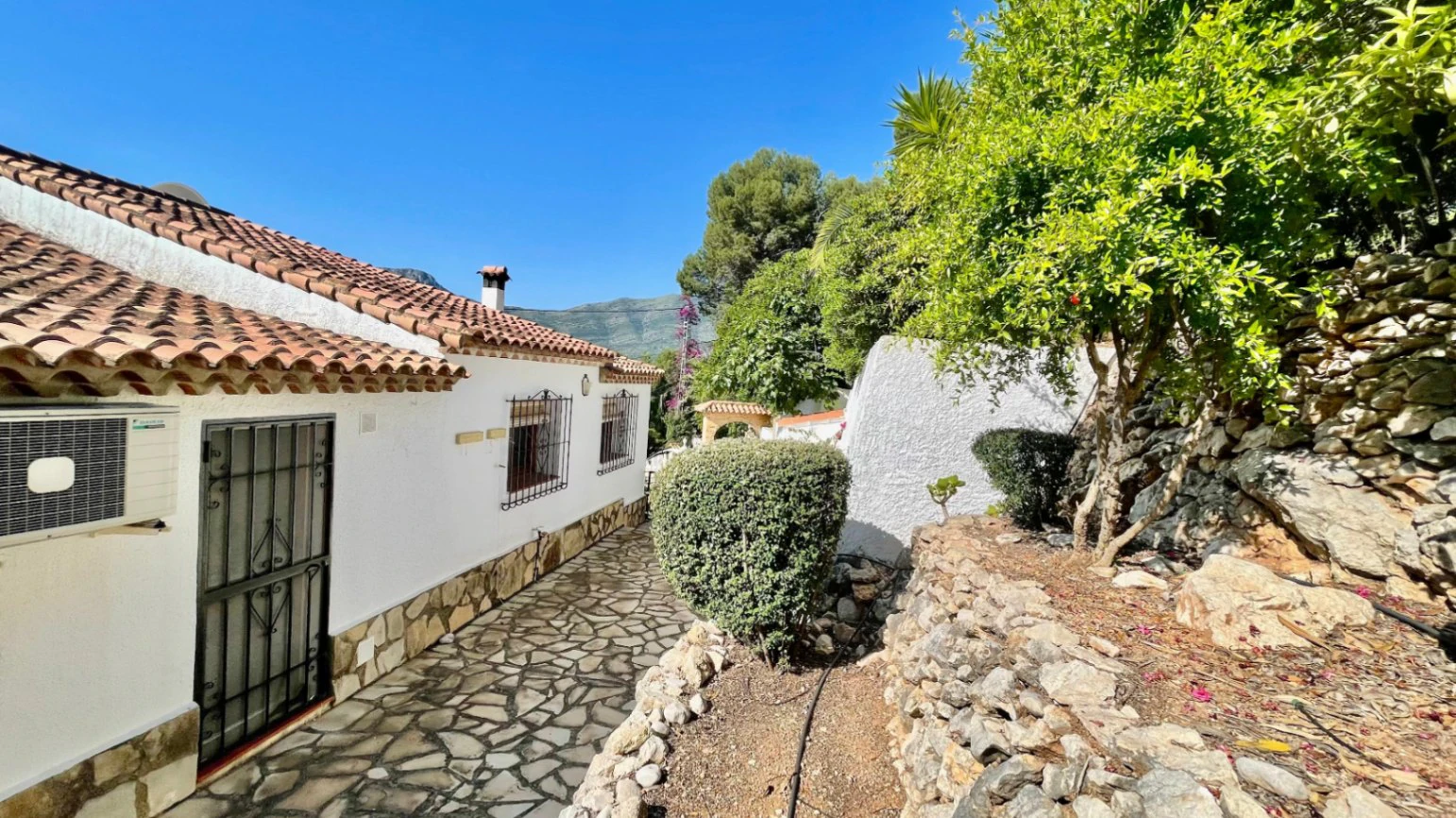Villa te koop in Alcalali: Prachtig uitzicht op het zuiden
