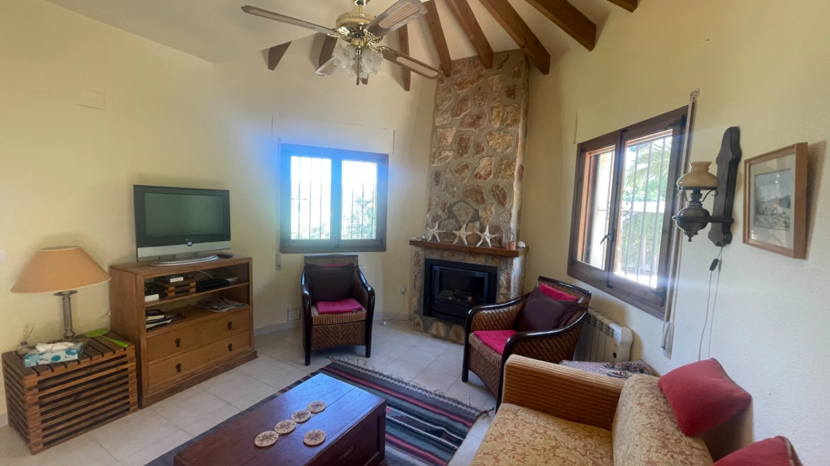 For sale in Parcent: Villa on a flat plot of 1346m2