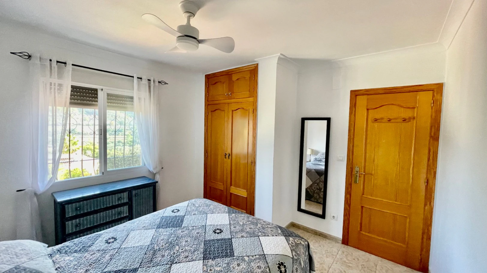 Villa for sale in Alcalali: Fabulous mountain views, excellent privacy