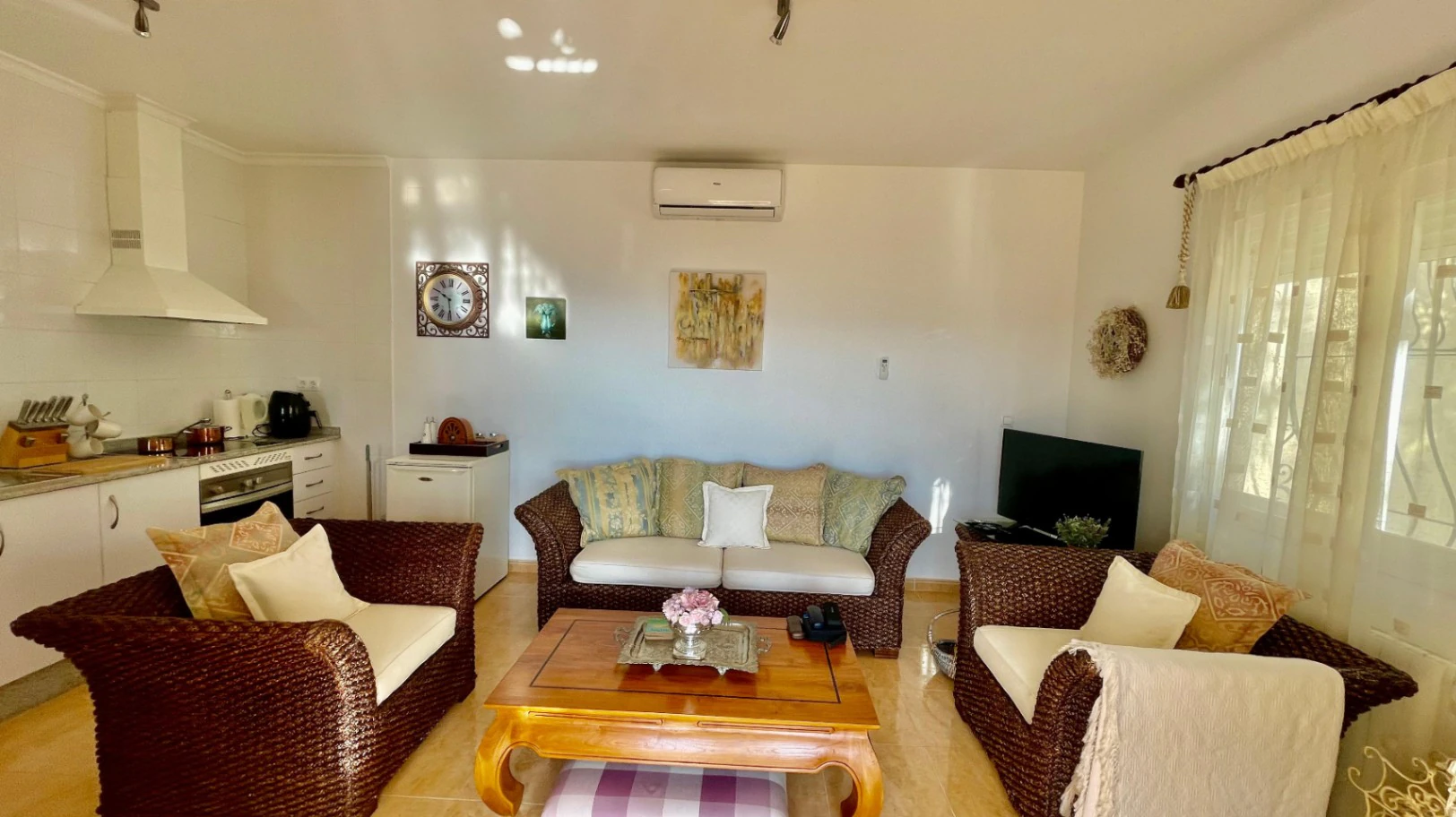 Villa for sale in Jalon: Spectacular, south-facing valley views
