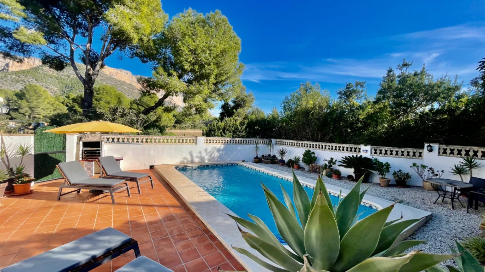 Fabulous finca-style retreat – two individual properties with two pools on a private 2,032 m² plot