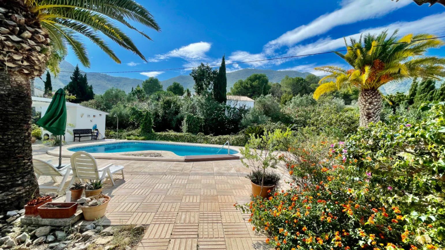 Villa for sale in Parcent: Charming, sought-after area