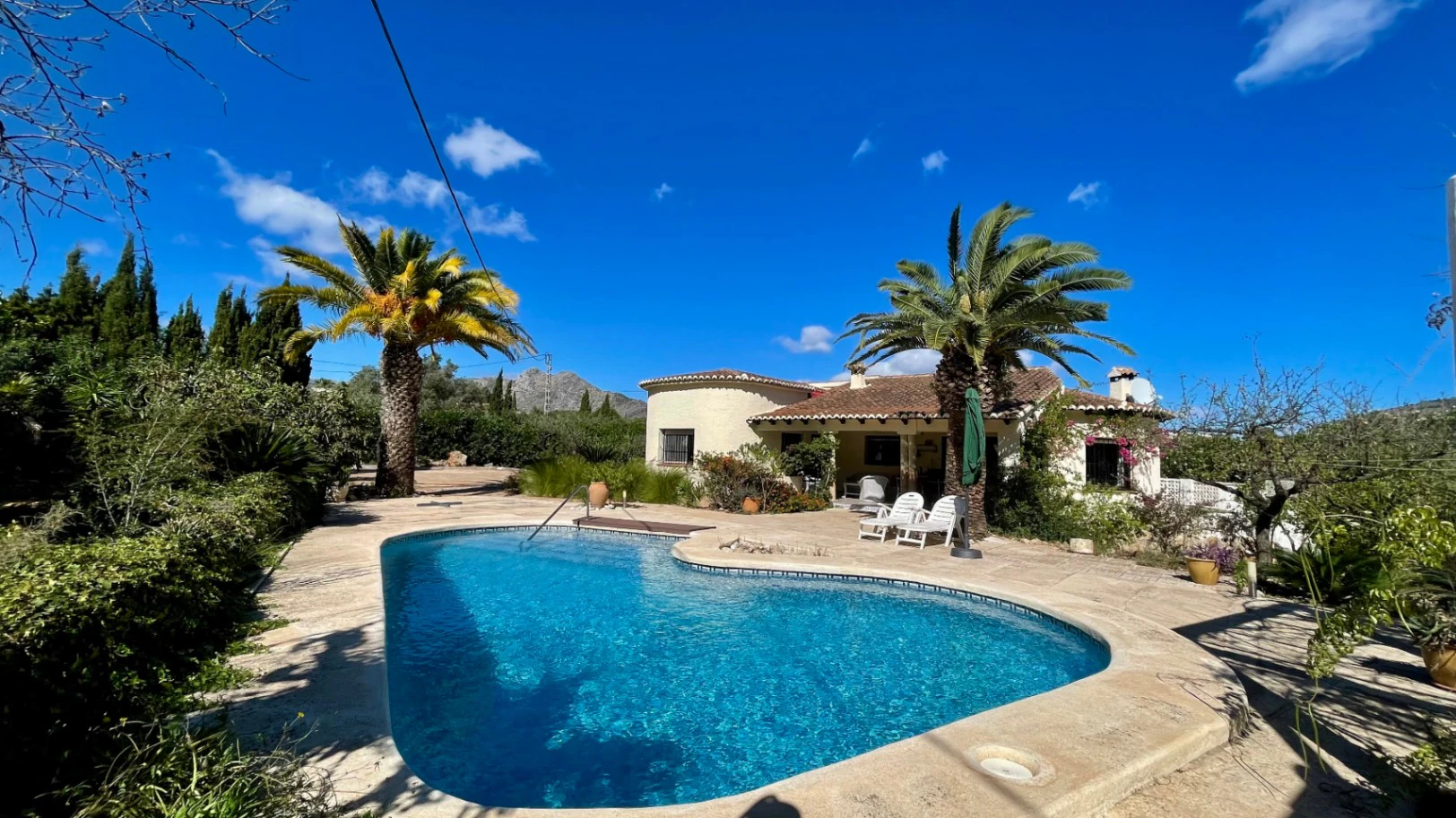 Villa for sale in Parcent: Charming, sought-after area