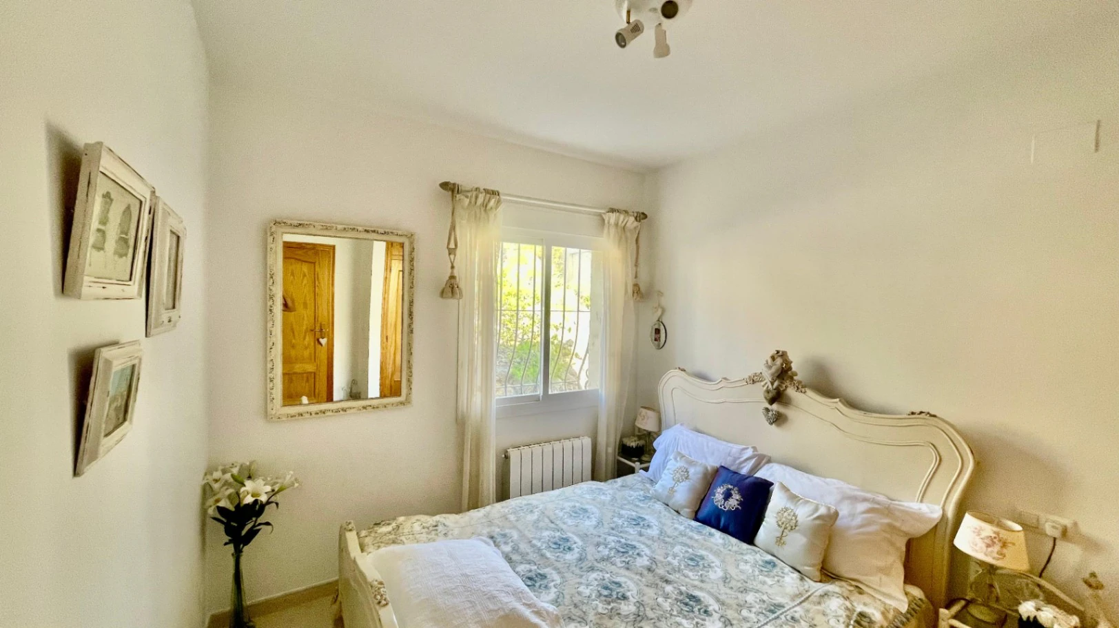 Villa for sale in Jalon: Spectacular, south-facing valley views