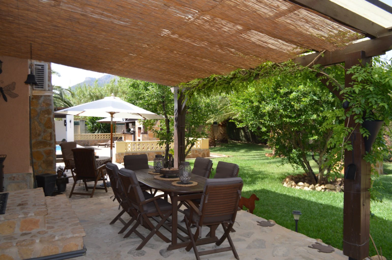 Villa for sale in Alcalali: Private, large south-facing plot, walking distance