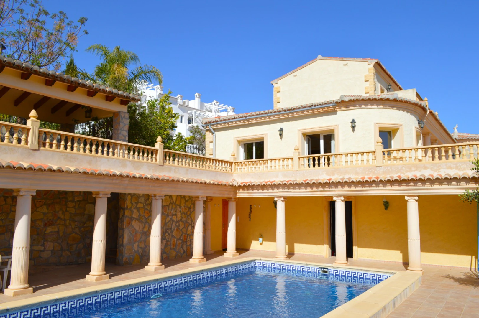 Villa for sale in Jalon: Unique, very private