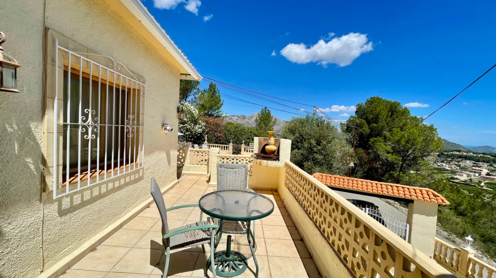 Villa for sale in Parcent: Private, corner plot
