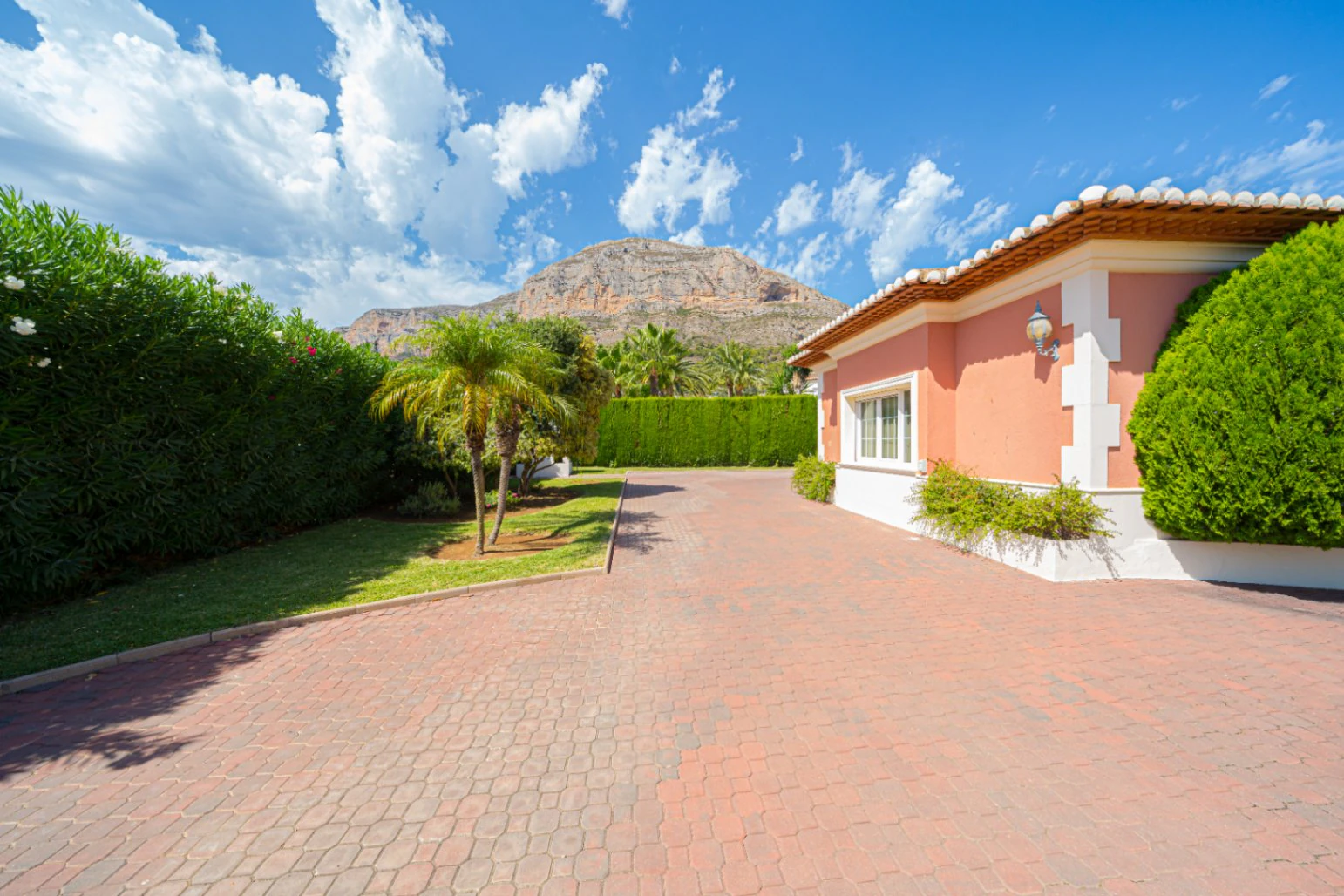 Villa te koop in Javea: Herenhuis op het zuiden