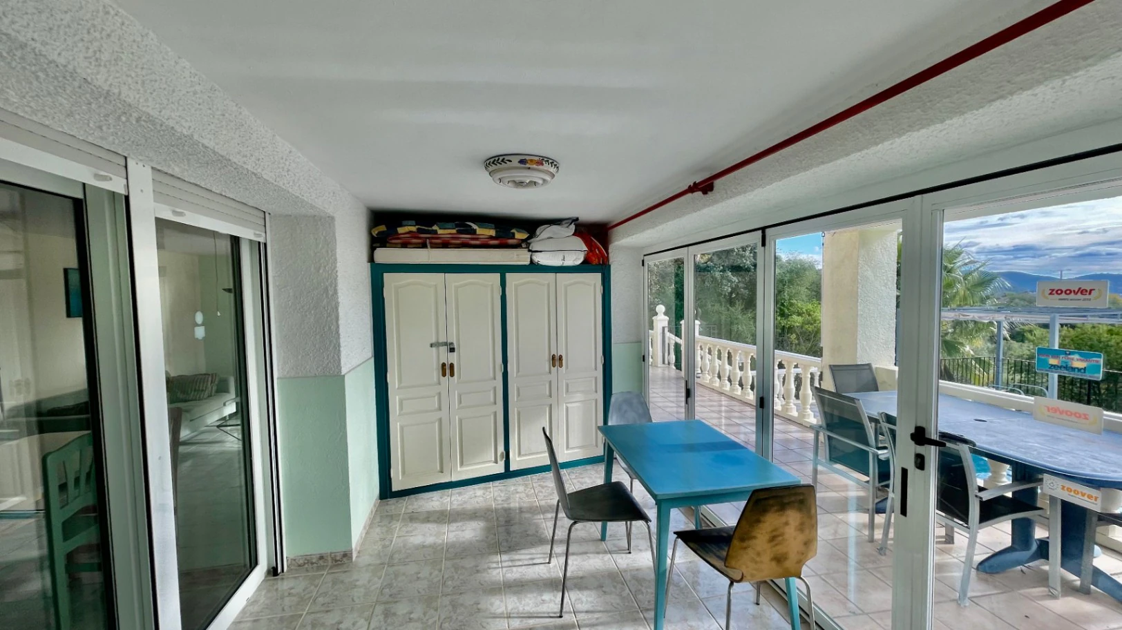Villa for sale in Jalon: South-facing, separate guest apartment