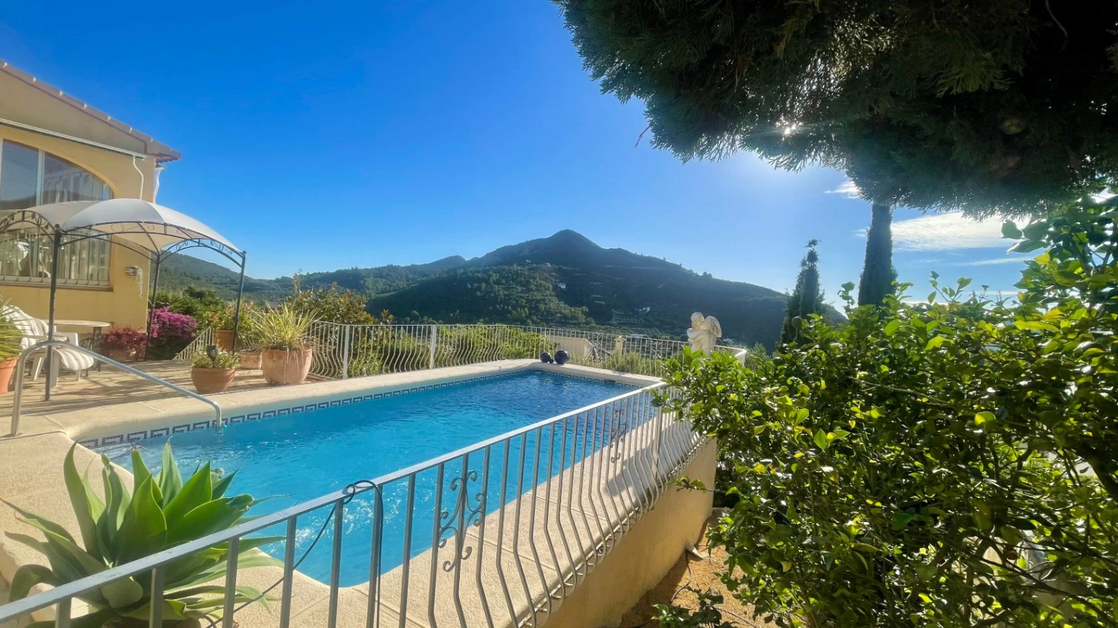 Villa for sale in Alcalali: Stunning views