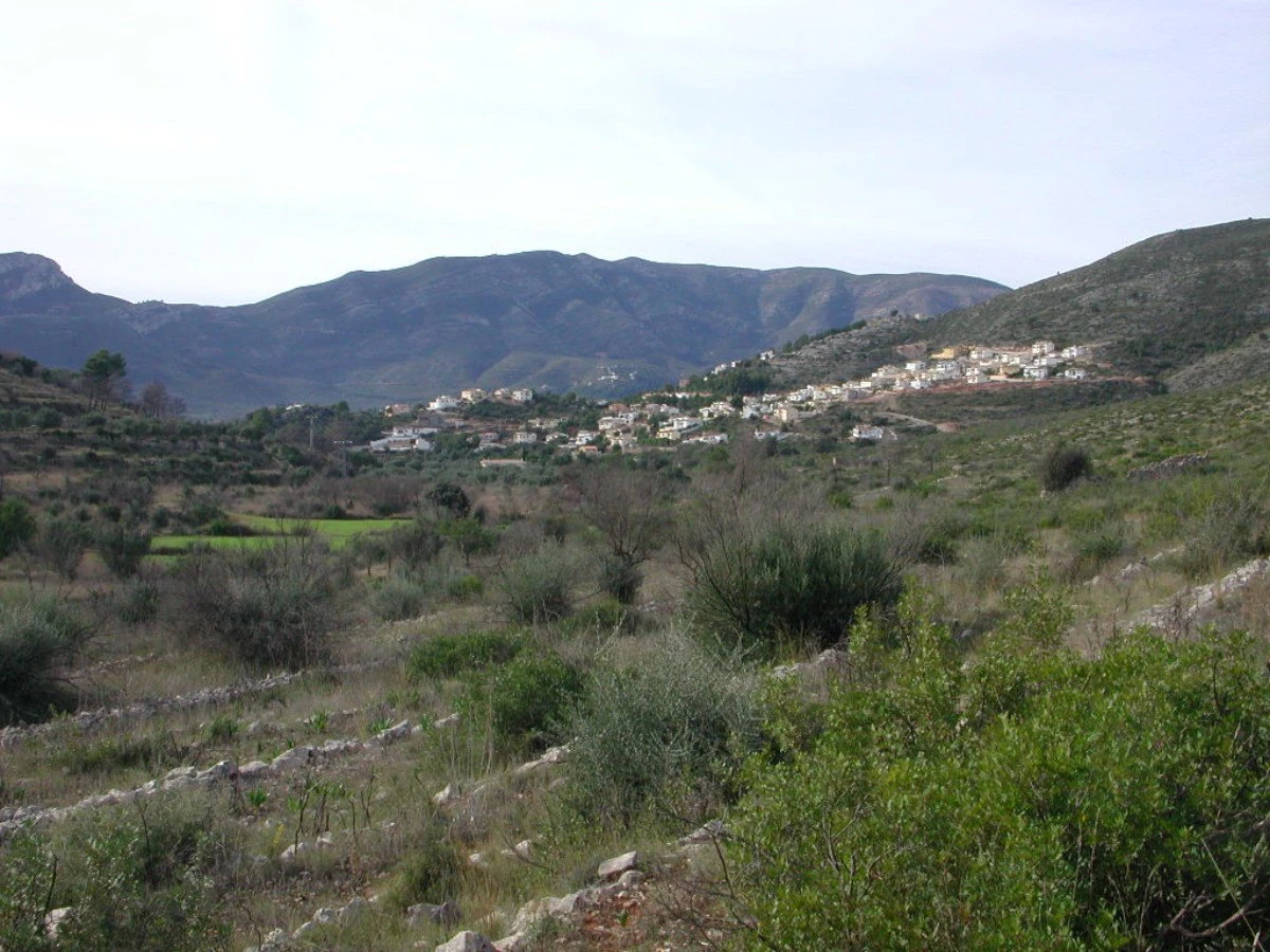 A beautiful plot with 360º views of the Jalon Valley