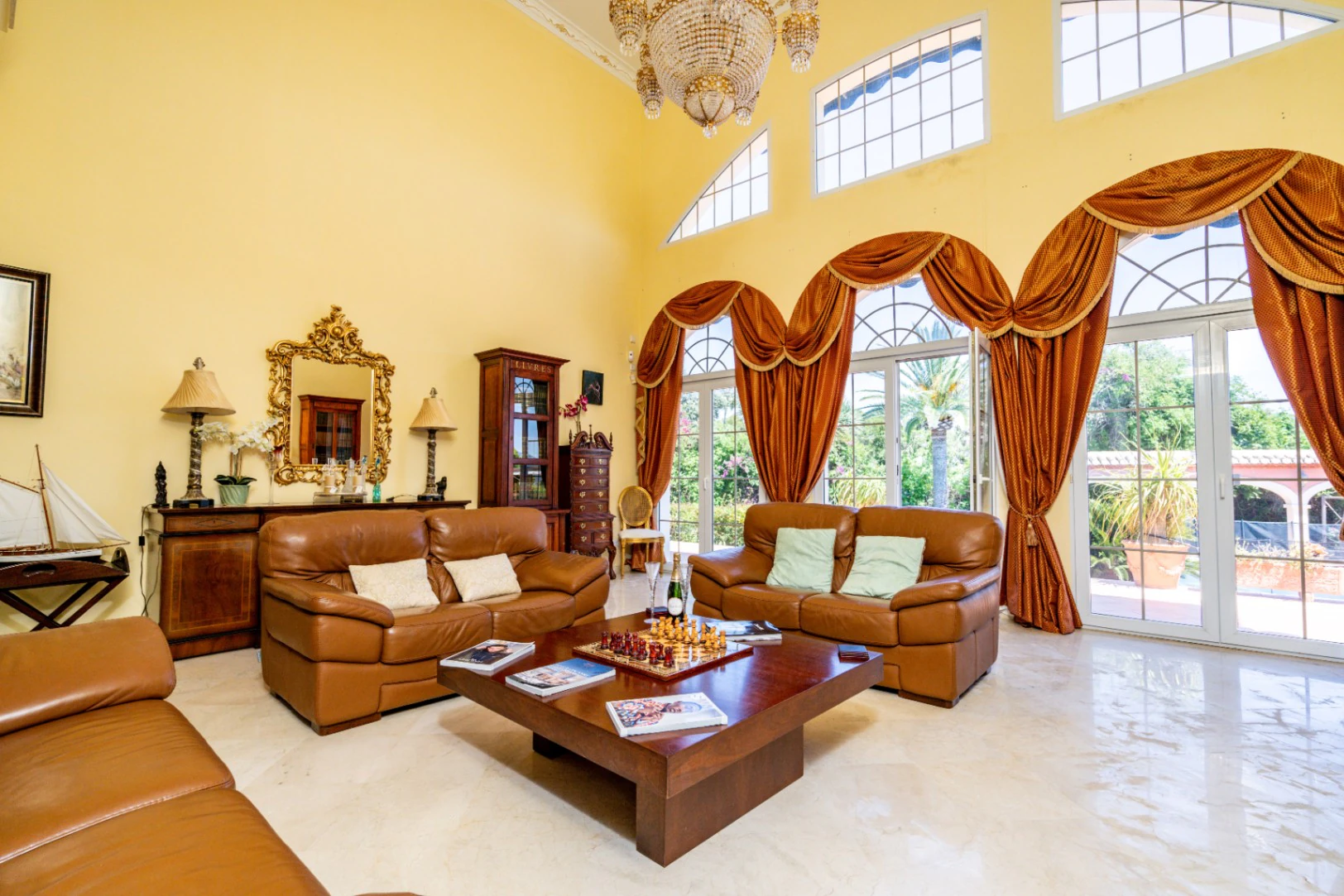 Villa te koop in Javea: Herenhuis op het zuiden
