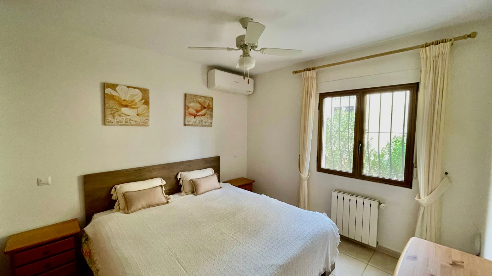 Villa for sale in Jalon: Frontline with spectacular south-facing views