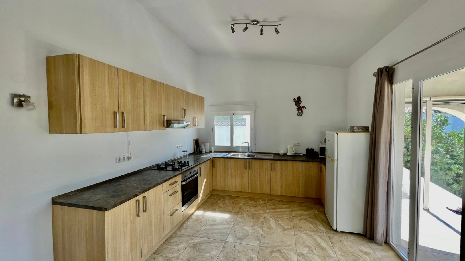 Villa for sale in Orba: Panoramic views, separate guest apartment