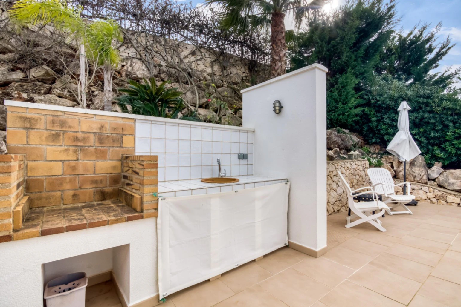 Villa for sale in Rafol: Modern, with sea views