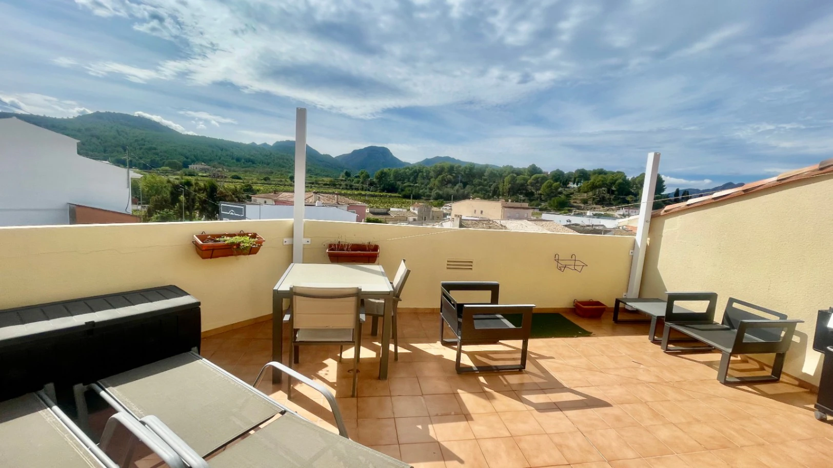 Penthouse for sale in Jalon: Two large terraces