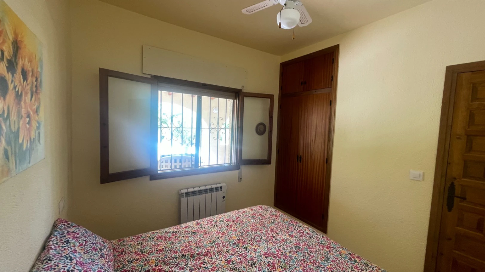 For sale in Parcent: Villa on a flat plot of 1346m2