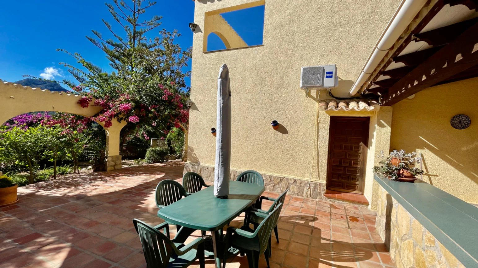Villa te koop in Alcalali: Prachtig met adembenemend uitzicht